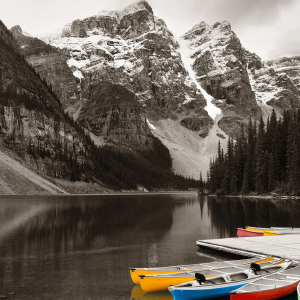 bing-black-and-white-boats